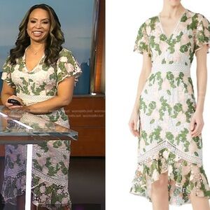 Shoshanna Sinclaire Dress
Floral Lace V-Neck Dress size 10.